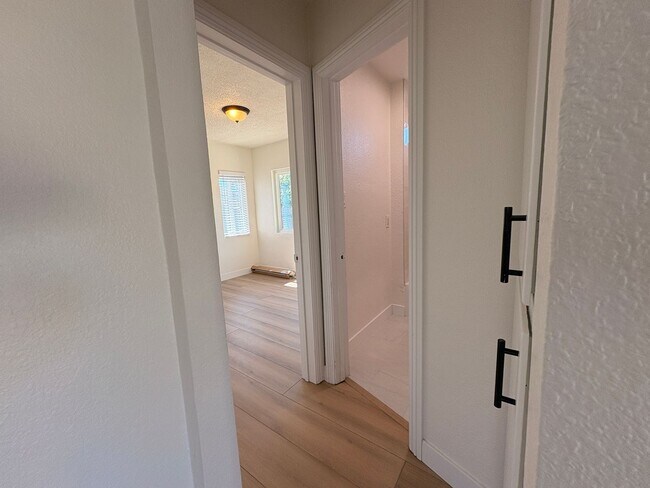 Building Photo - 15635 Curtis Ave