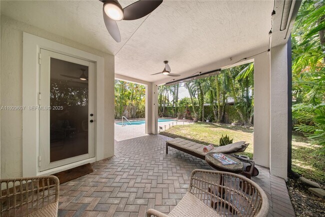 Building Photo - 3922 SW 60th Ave