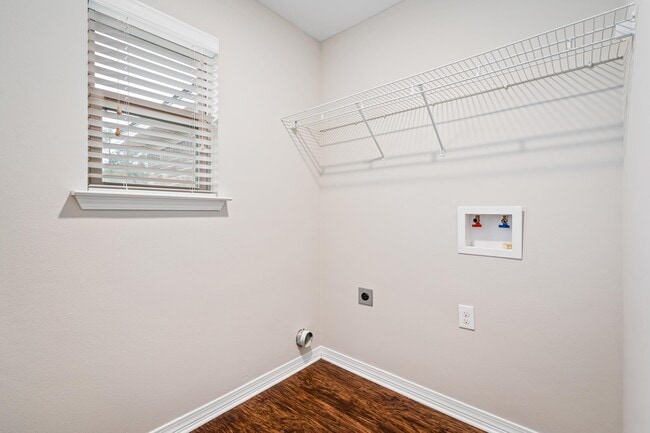 Building Photo - 3836 Chesterfield Ln