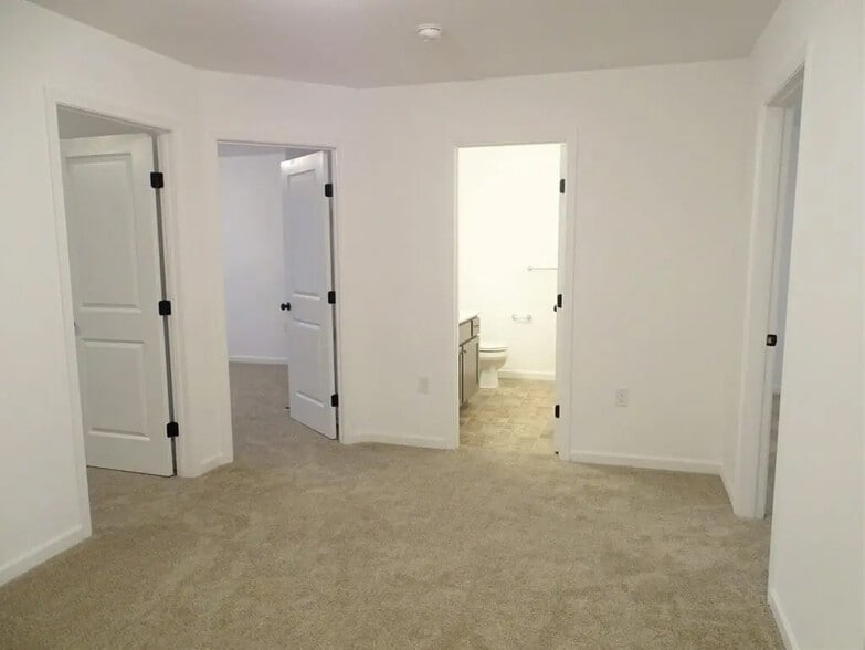 Building Photo - 4 Maize Cir