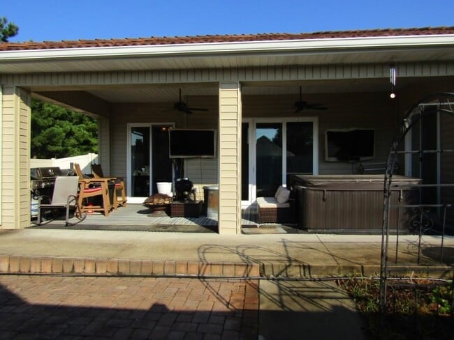 Building Photo - 308 Glenridge Dr