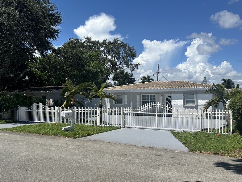 Primary Photo - 6231 Mayo St