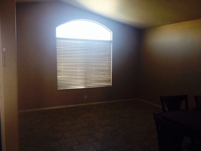 Building Photo - THE VINEYARDS IN APPLE VALLEY!!