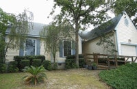 Building Photo - 210 Suffolk Dr