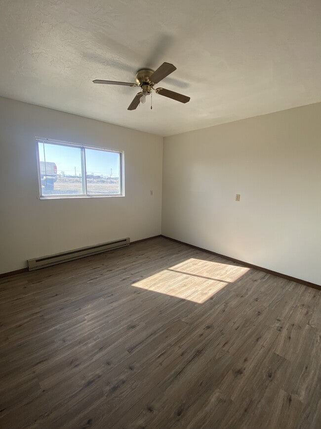 Building Photo - 306 Columbine Ave