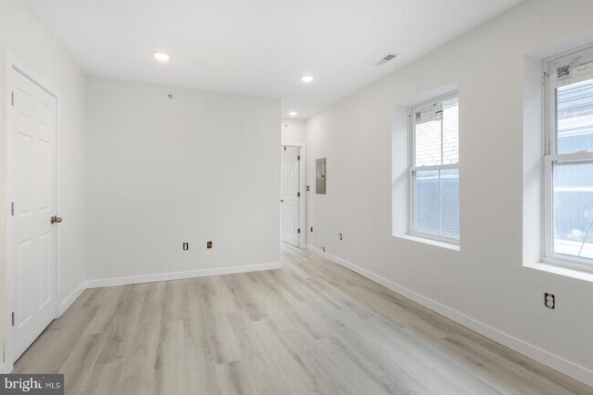 Building Photo - 223 S 45th St