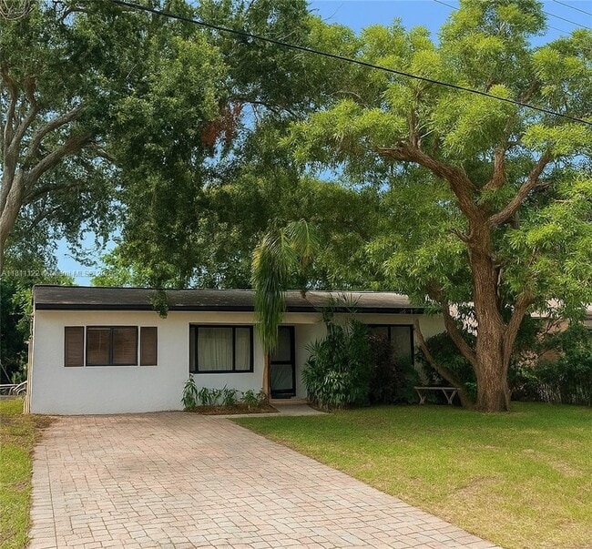 Primary Photo - 722 SW 10th St