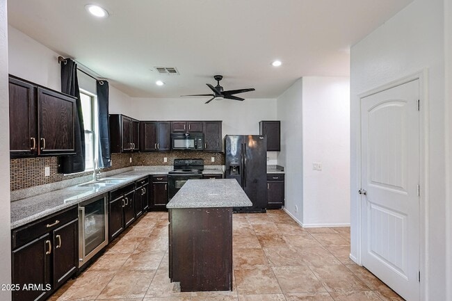 Building Photo - 4726 W Fremont Rd.