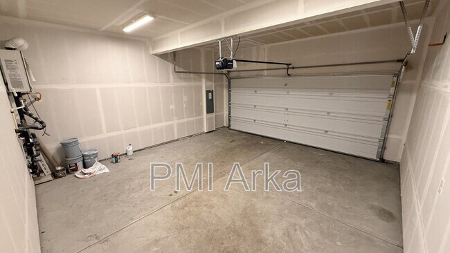 Building Photo - 10823 32nd St NE