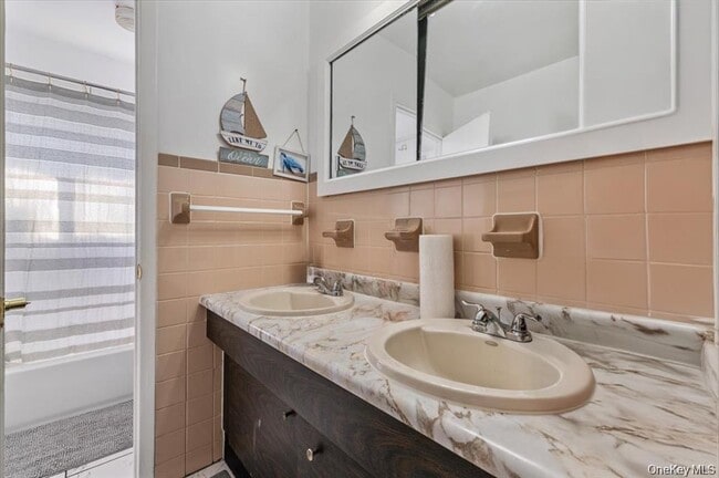 Building Photo - 22 Hudson Pl