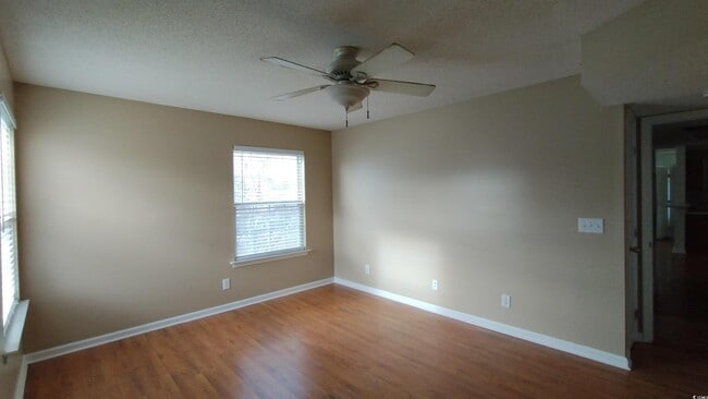 Building Photo - 2269J Essex Dr