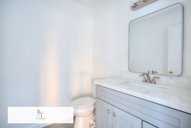 Building Photo - Refined Living with a Newly Remodeled 2 Bedroom 1 Bathroom 2 Story Duplex Residence