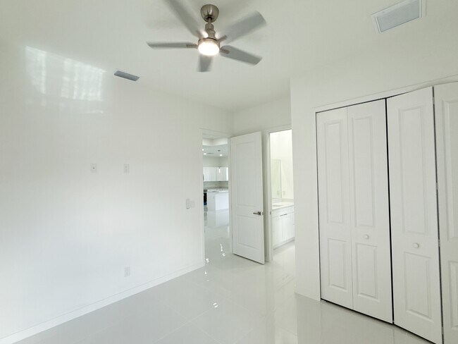 Building Photo - 4113 NW 34th St