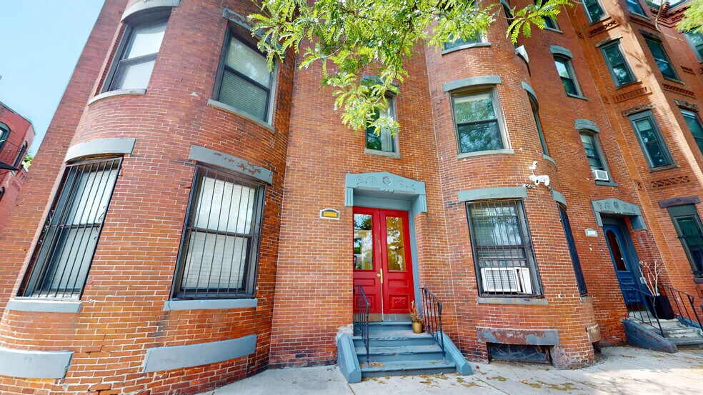 Primary Photo - 86 Hammond St