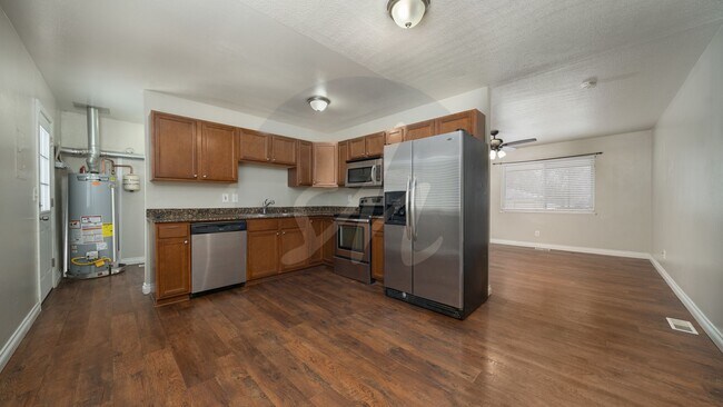 Building Photo - Charming Rancher in Stratmoor Valley