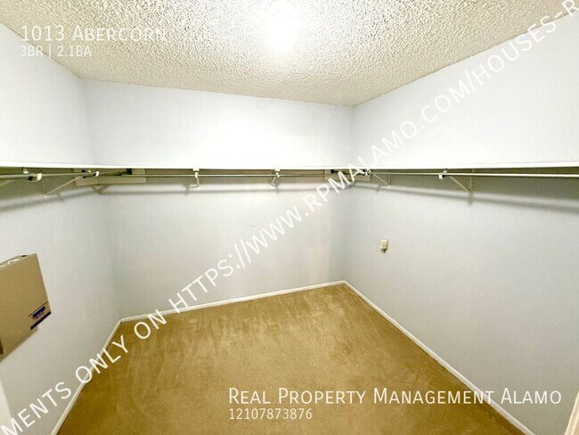 Building Photo - 1013 Abercorn-