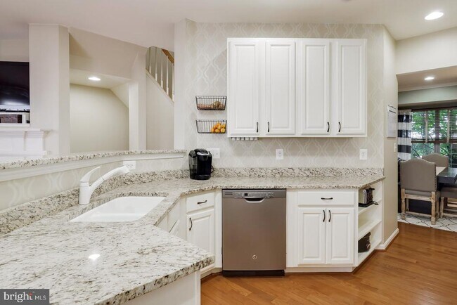 Building Photo - 46209 Walpole Terrace