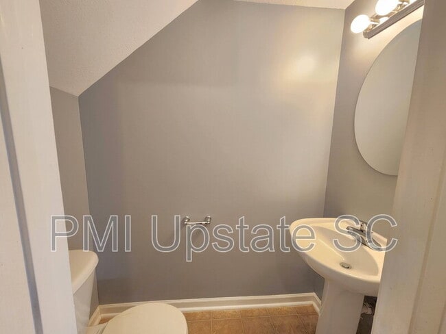 Building Photo - 65 Greensboro Ct