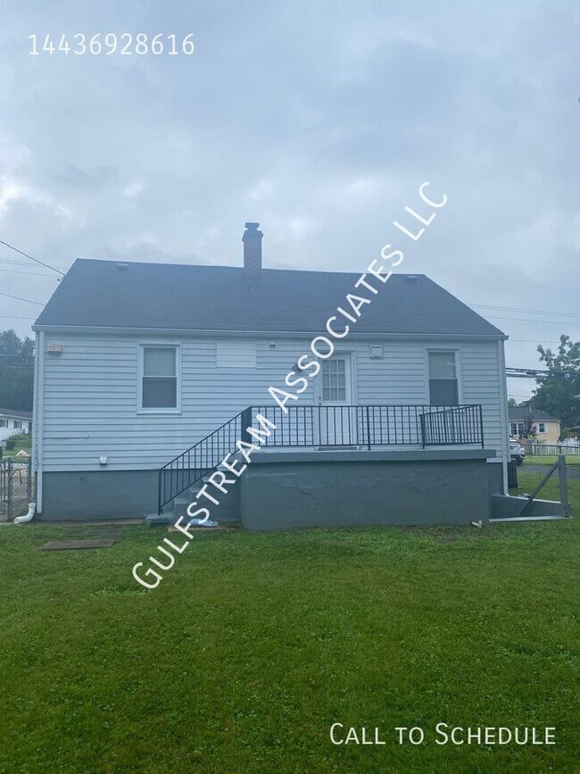 Building Photo - 6521 Dogwood Rd