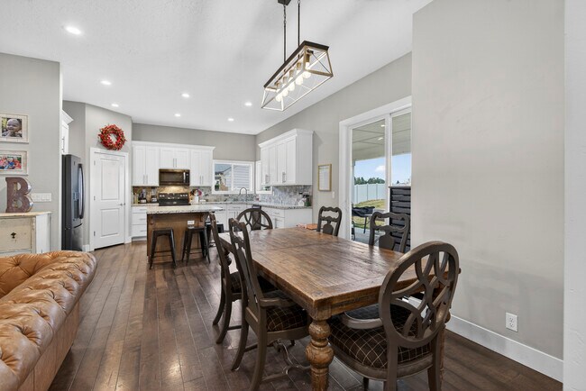 Building Photo - 2110 S Herron Dr