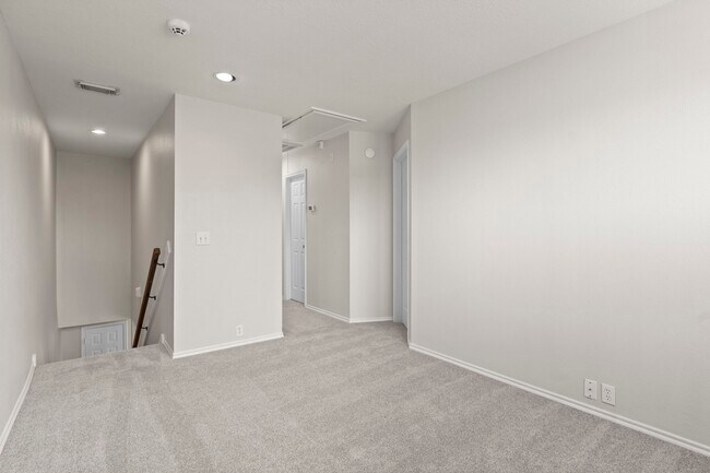Building Photo - 9735 Coyote Creek Dr