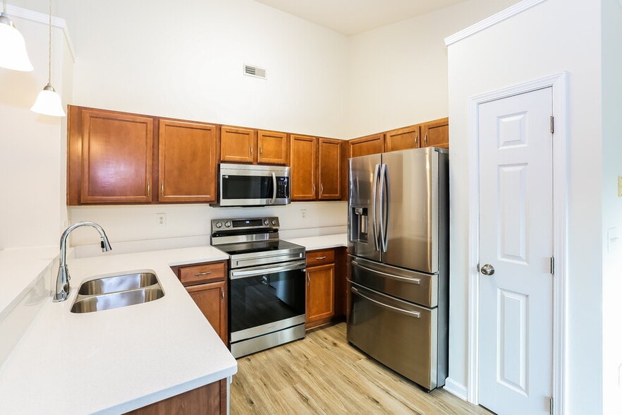 Building Photo - 4714 Adamshire Ave