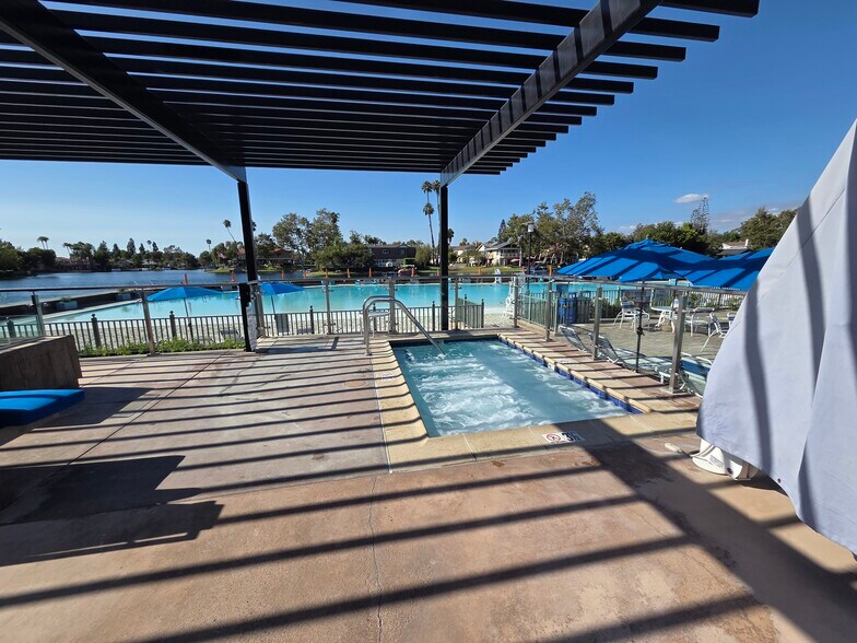 Building Photo - 24776 Glenwood Dr