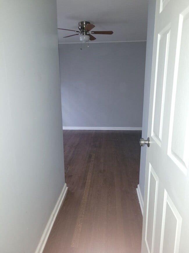Building Photo - Beautiful 3 Bedroom Duplex