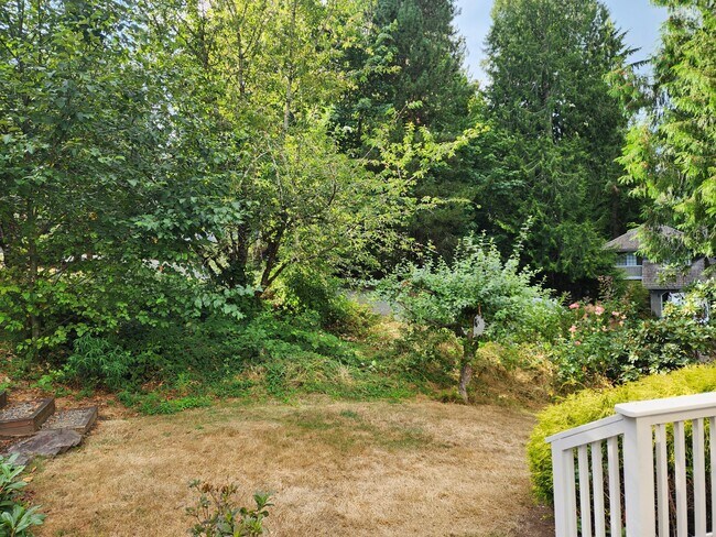 Building Photo - 4227 212th Ave NE