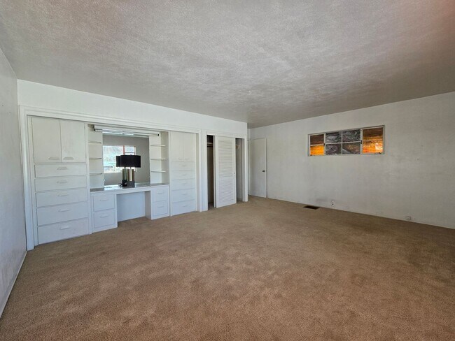 Building Photo - 27633 W Frontage Rd