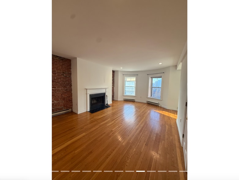 Building Photo - 1744 Washington St