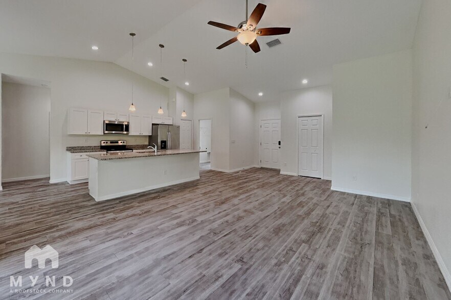 Building Photo - 7356 S Cameo Cir