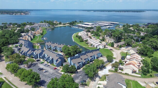 Building Photo - 12500 Melville Dr