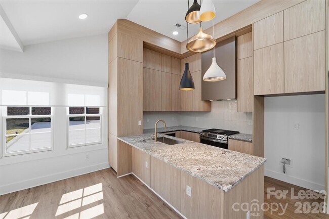 Building Photo - 1840 Merriman Ave