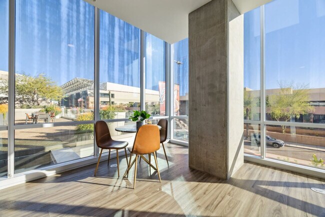 Building Photo - 222 E Jefferson St