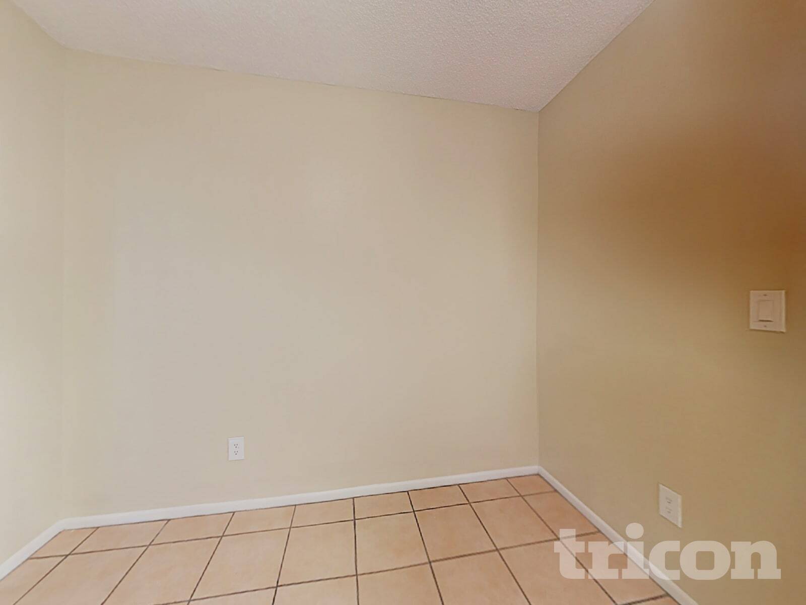 Building Photo - 5819 W Grovers Ave