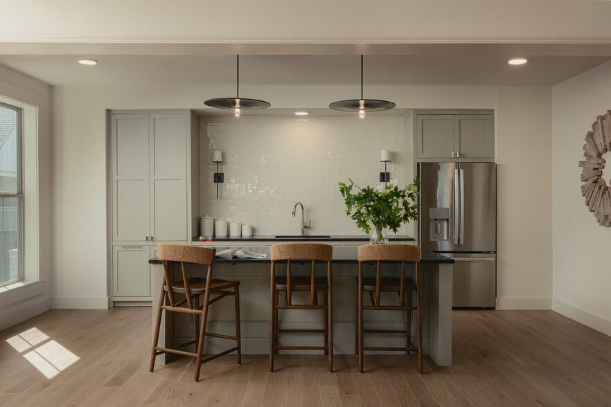 Primary Photo - Livano Liberty Park