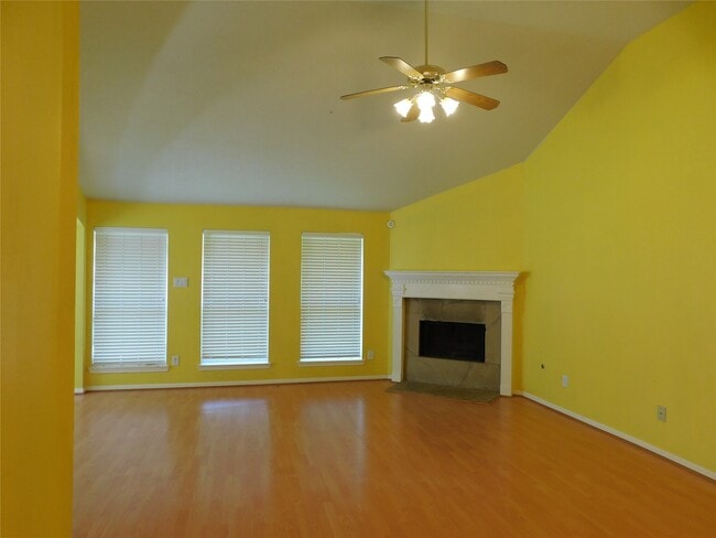 Building Photo - 3702 Heritage Colony Dr