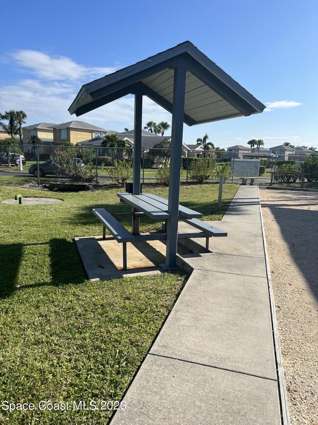 Building Photo - 969 Sonesta Ave NE