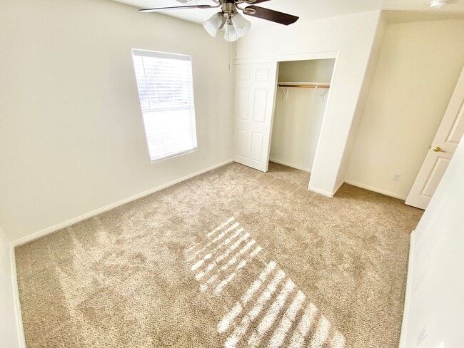 Building Photo - GORGEOUS 3 BEDROOM / 2 FULL BATH SINGLE FAMILY HOME , WITH 2 CAR GARAGE