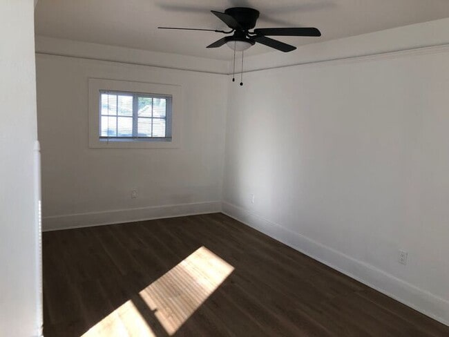 Building Photo - Two Story Home - 7 Bedrooms and 4 Bathroom...