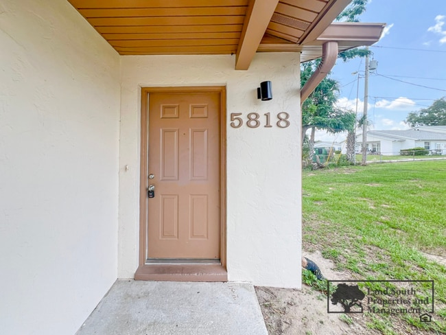 Building Photo - 5818 Charlton Dr