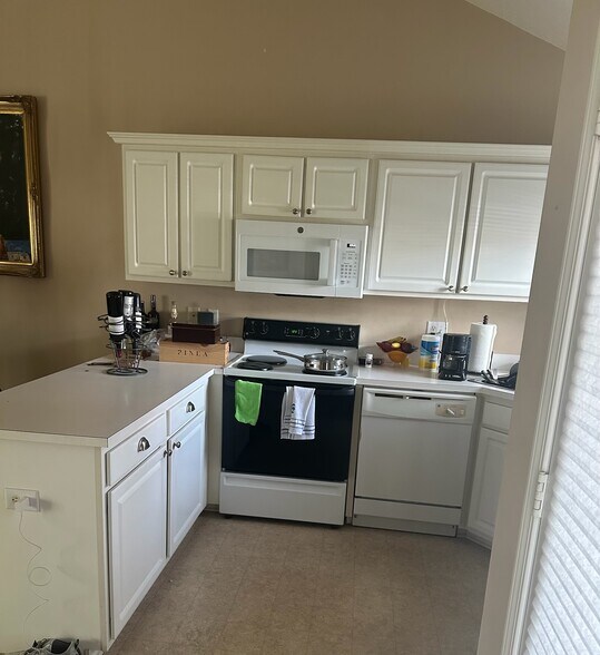 Building Photo - 3721 Merestone Dr