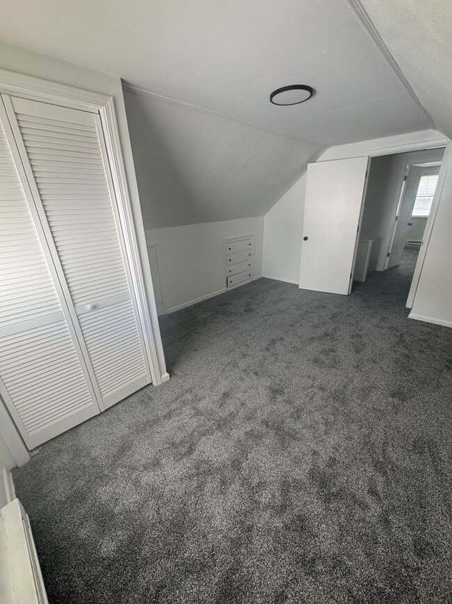 Building Photo - Spacious Two-Bedroom Unit in a Charming Property – Available Now!