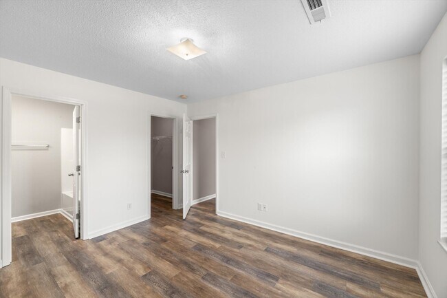 Building Photo - 5034 Cates Bend Way