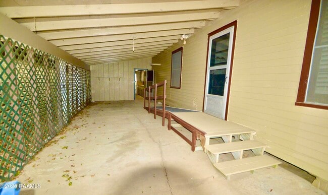 Building Photo - 2114 S Ave F