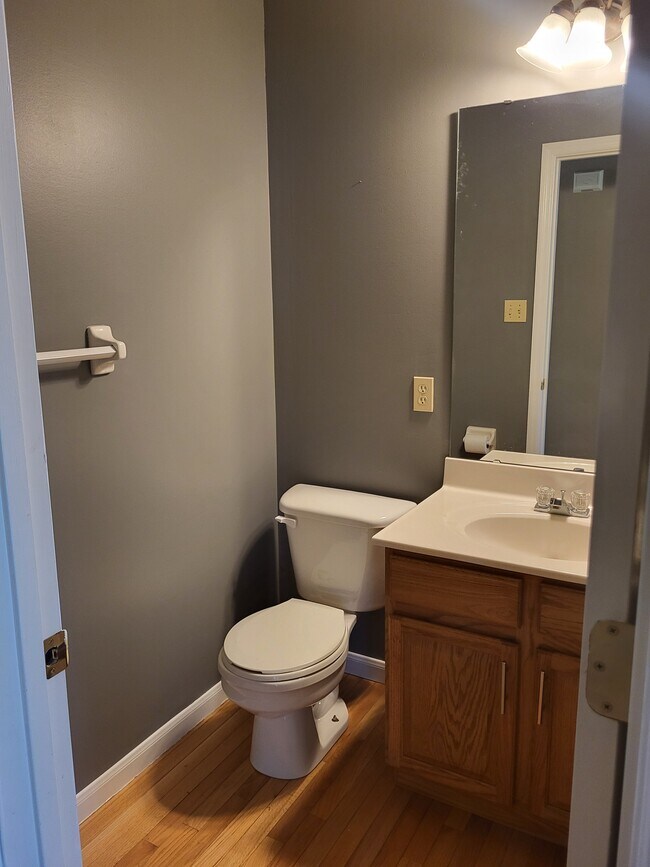 Half Bath - 16939 Hickory Forest Ln