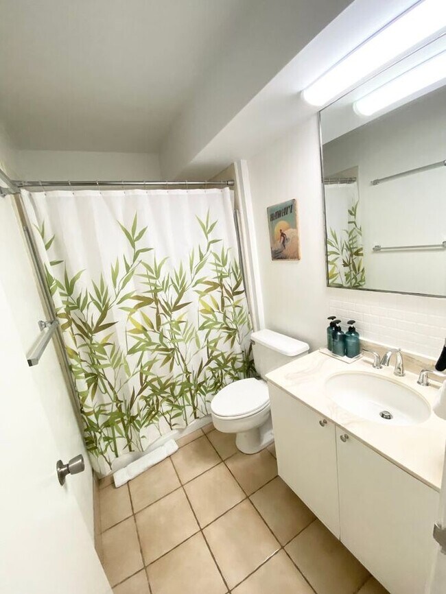 Building Photo - Waikiki - Ilikai Marina - Fully furnished ...