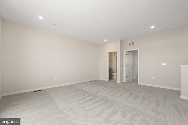 Building Photo - 23142 Horseshoe Trl Sq