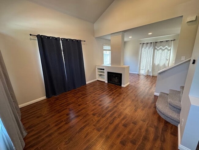 Building Photo - Welcome to this stunning 3-bedroom, 2.5-ba...